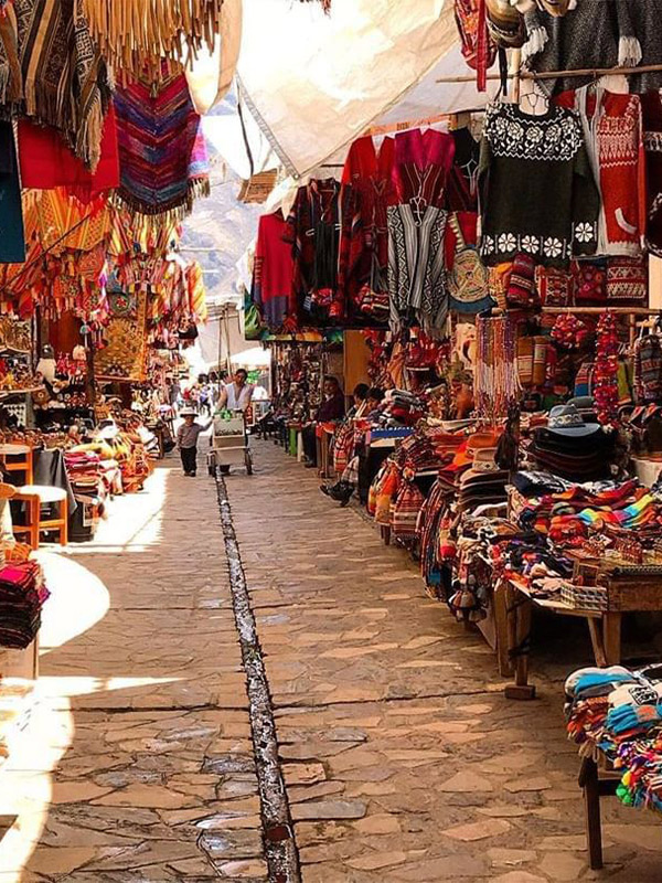 Sunday pisac market