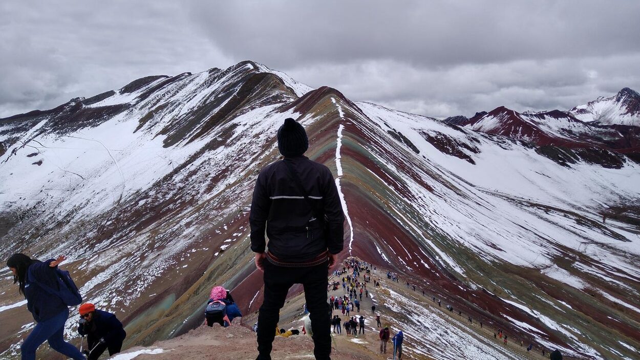 rainbow mountain hike nevado - Incatrailhikeperu